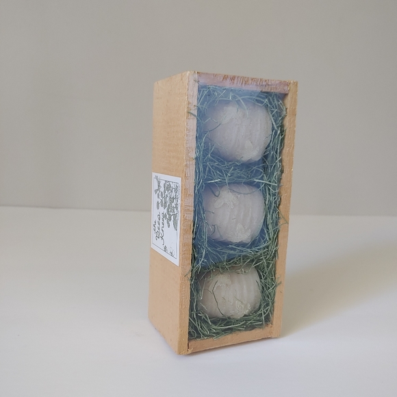 NEW Set of 3 Beeswax Candles Beehive Handmade Gift - Picture 7 of 9